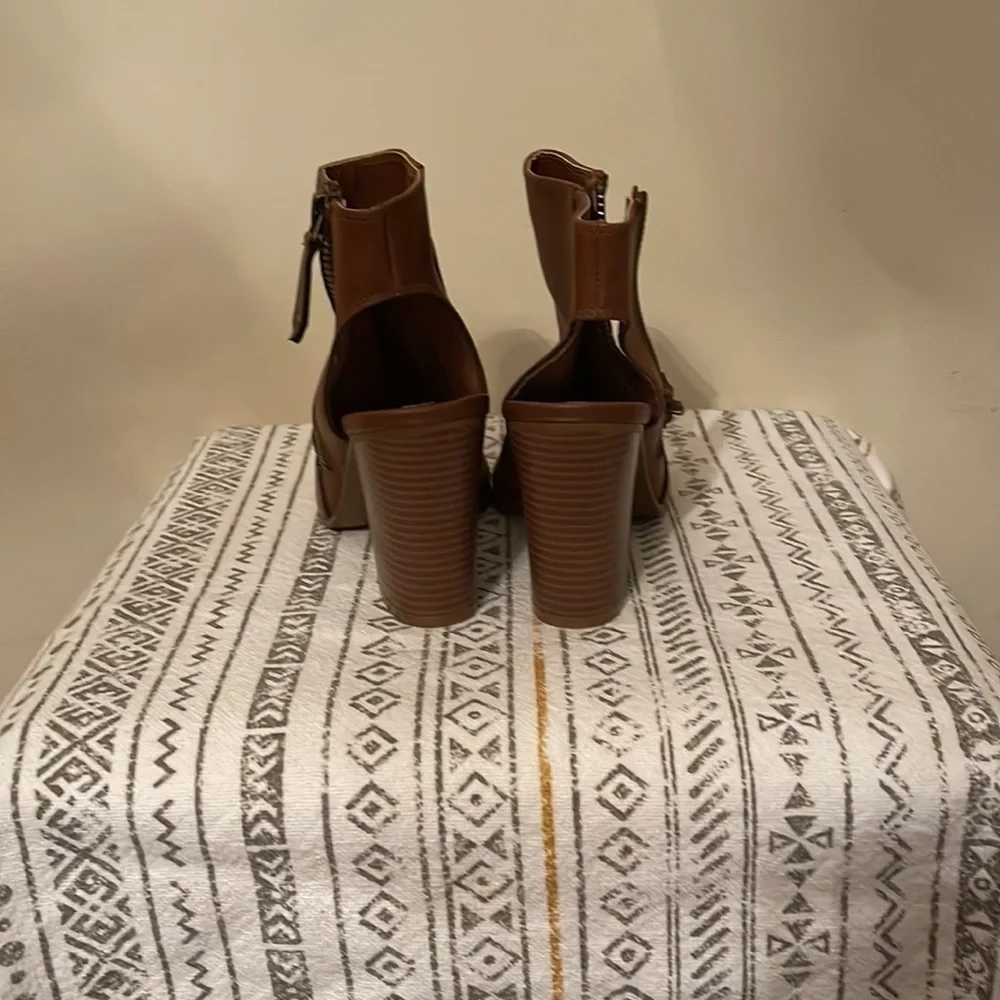 Perfect for spring or summer open toe booties - Picture 2 of 4